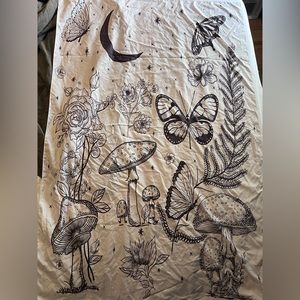 artsy mushroom & butterfly tapestry !